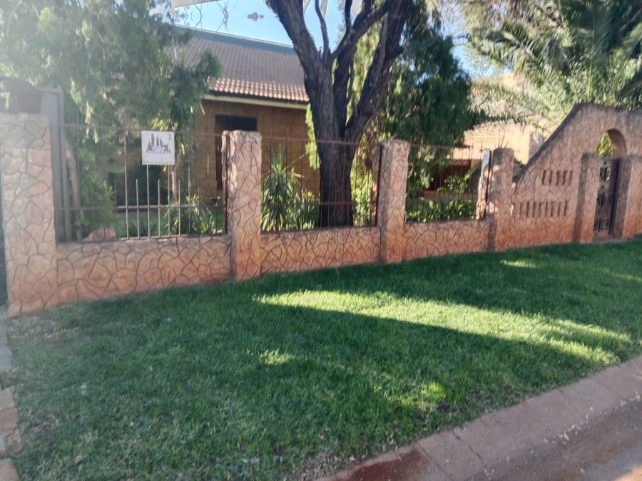 3 Bedroom Property for Sale in Kuruman Northern Cape